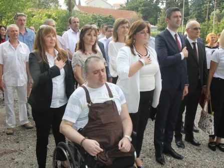 Opis slike