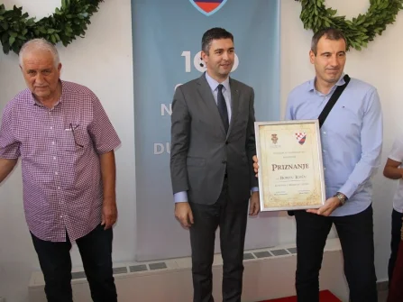 Opis slike