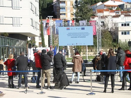 Opis slike