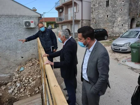 Opis slike