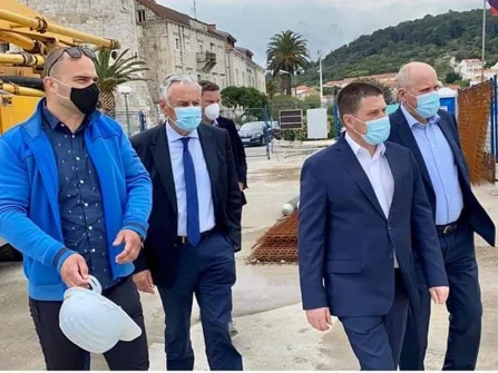 Opis slike