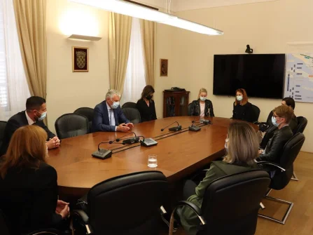Opis slike