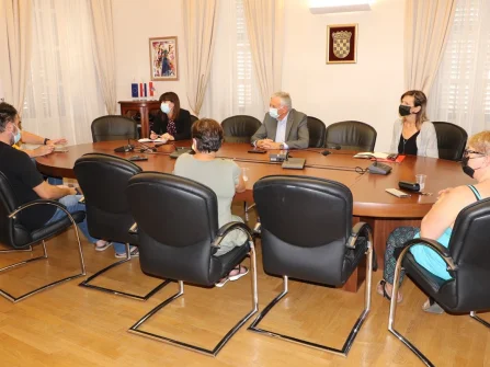 Opis slike