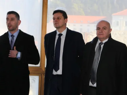 Opis slike