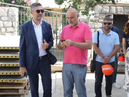 Opis slike