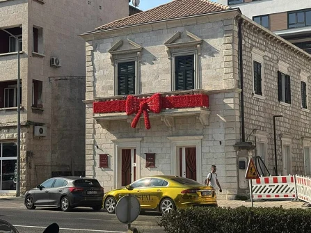 Opis slike