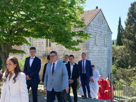 Opis slike
