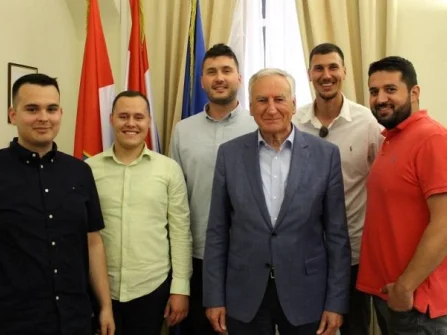 Opis slike