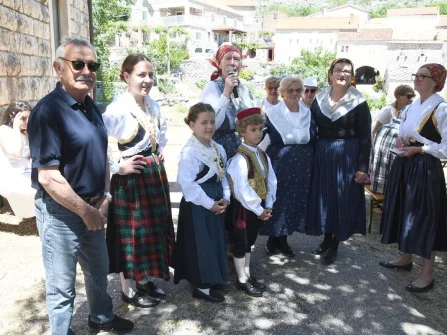 Opis slike