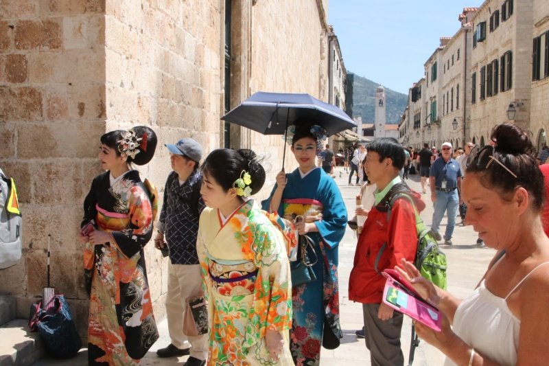 GEJŠE ATRAKCIJA NA STRADUNU Egzotične ljepotice i čuvarice japanske ...