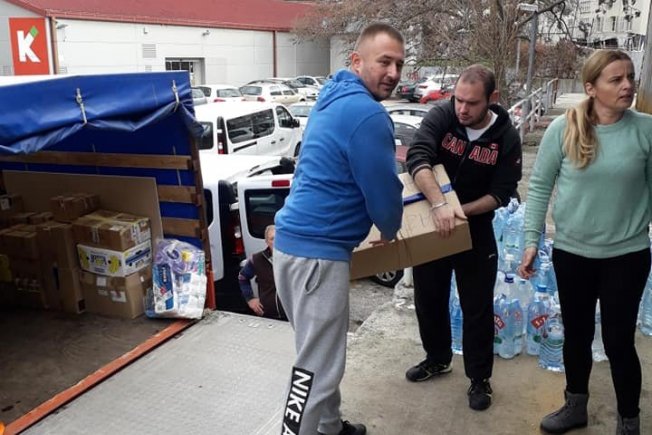 KONVOJ RUKE POMOĆI Kreće još jedna ekipa iz Grada s punim vozilima ...